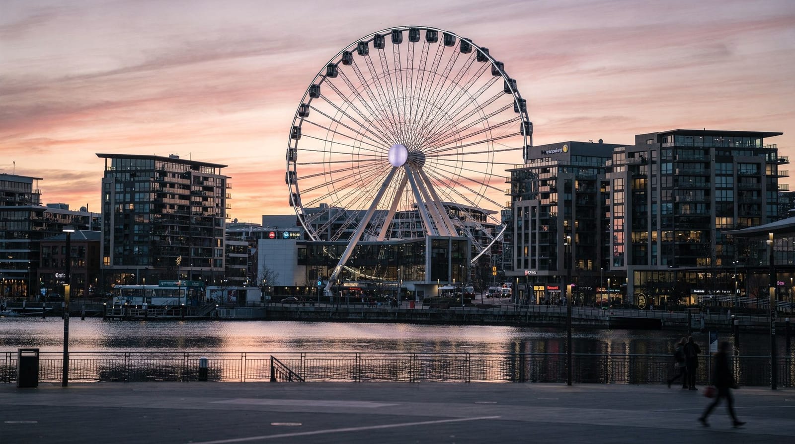 Melbourne Star, la grande roue d'observation : statut actuel et réouverture — La Melbourne Star est fermée depuis 2021, avec une réouverture prévue seulement 